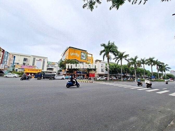 Cho thuê nhà 6 tầng MT Điện Biên Phủ, ngay siêu thị COOP MART Đà Nẵng