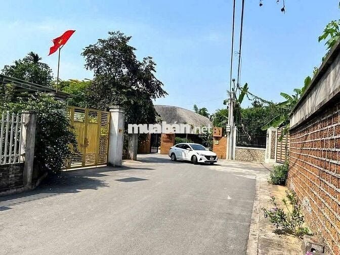 Lô 2 MTiền 108m2 Full Thổ.Cách ĐH QGia 3km Nằm Giữa TT Khu ĐThị HLạc.