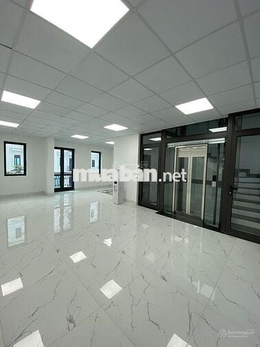 NHÀ CHO THUÊ MT LÊ VĂN HUÂN NGAY GA T3_ 6,5X20M_TRỆT 5 LẦU THANG MÁY.