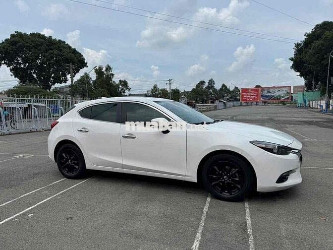 Mazda 3 2017 1.5 AT - 86000 km