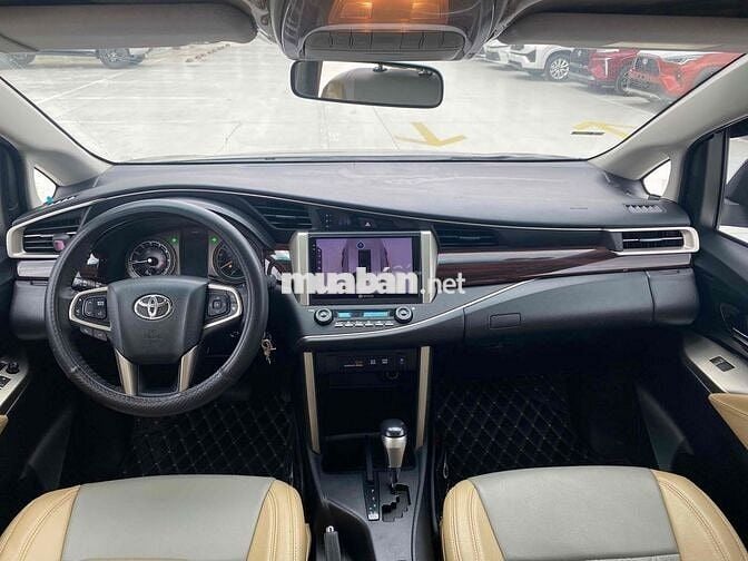 Toyota Innova 2018 2.0 Venturer - 126000 km
