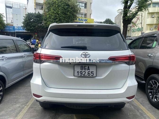 Toyota Fortuner 2022 dầu, tự động, chính hãng