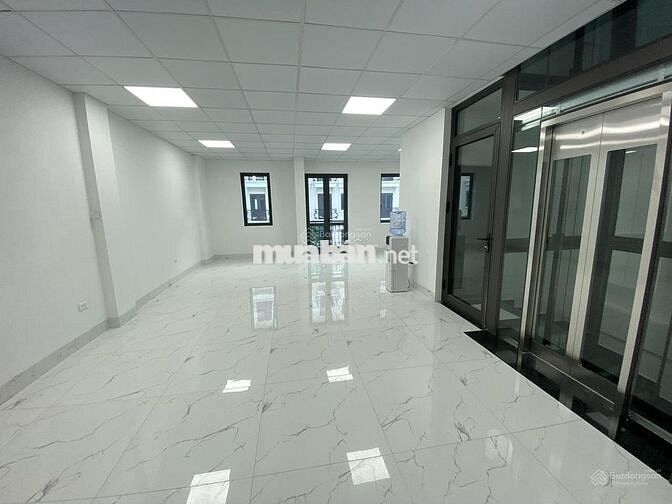 NHÀ CHO THUÊ MT LÊ VĂN HUÂN NGAY GA T3_ 6,5X20M_TRỆT 5 LẦU THANG MÁY.