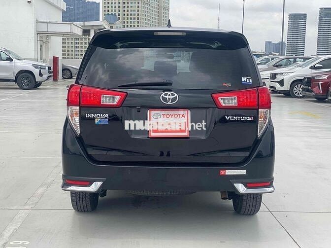 Toyota Innova 2018 2.0 Venturer - 126000 km