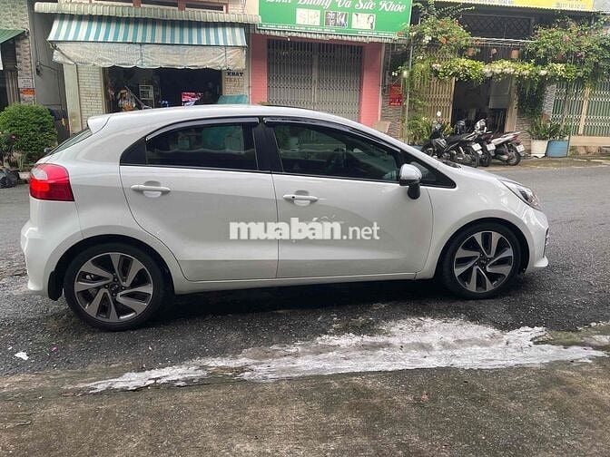 Kia Rio 2015 1.4 AT Hatchback rất đẹp