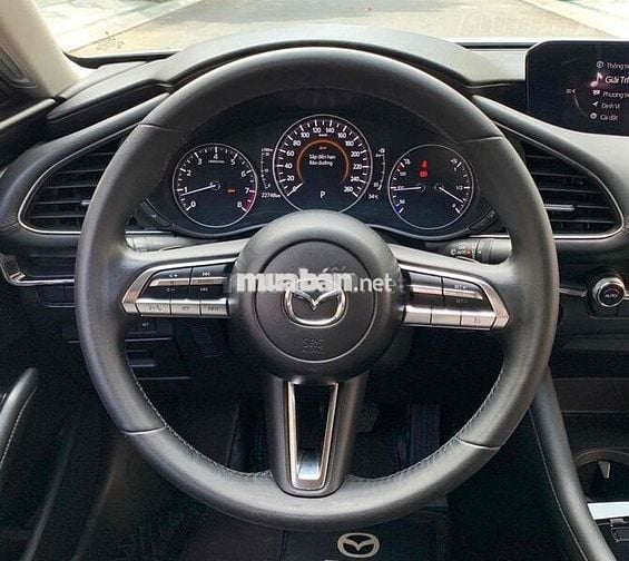 Mazda 3 2023 1.5L Luxury - 22000 km