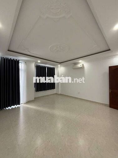 NHÀ LÀM VP, DẠY HỌC, MỖI PHÒNG RỘNG HƠN 40M2 NGAY CC HIMLAM PHÚ ĐÔNG