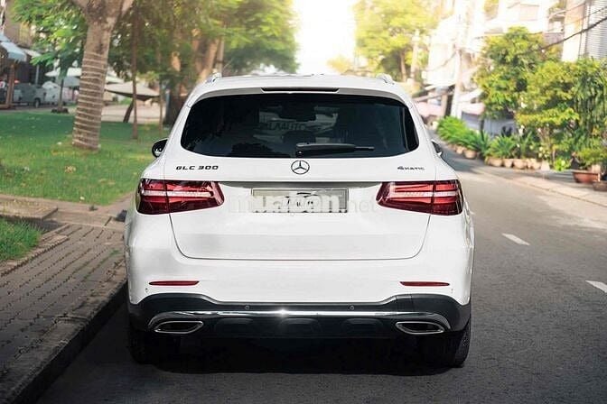 Mercedes- Benz GLC300 Đklđ 2020- trả trước 360Tr