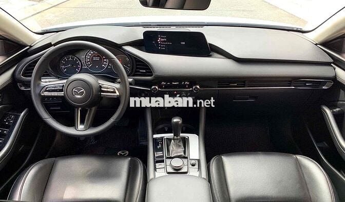 Mazda 3 2023 1.5L Luxury - 22000 km