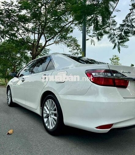 Toyota Camry Trắng 2018 2.0E 1 chu mua mới từ đầu