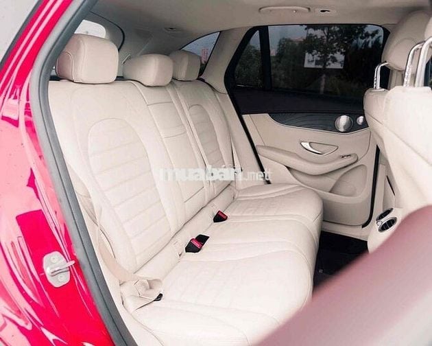 Mercedes GLC300 4Matic - ĐKLĐ 2020 - Đỏ Kem