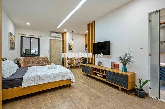 Căn Hộ Cao Cấp Có Ban Công Nội Thất Tone Gỗ Sang Xịn Vị Trí Đắc Địa