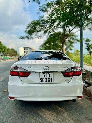 Toyota Camry Trắng 2018 2.0E 1 chu mua mới từ đầu