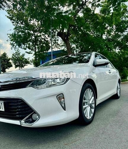 Toyota Camry Trắng 2018 2.0E 1 chu mua mới từ đầu