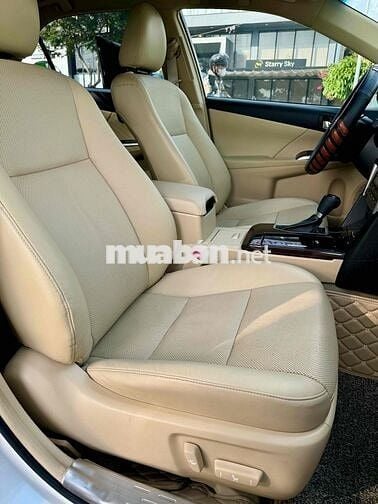 Toyota Camry Trắng 2018 2.0E 1 chu mua mới từ đầu