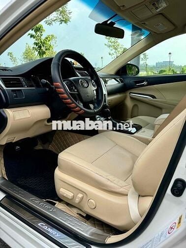 Toyota Camry Trắng 2018 2.0E 1 chu mua mới từ đầu