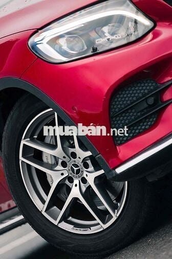 Mercedes GLC300 4Matic - ĐKLĐ 2020 - Đỏ Kem