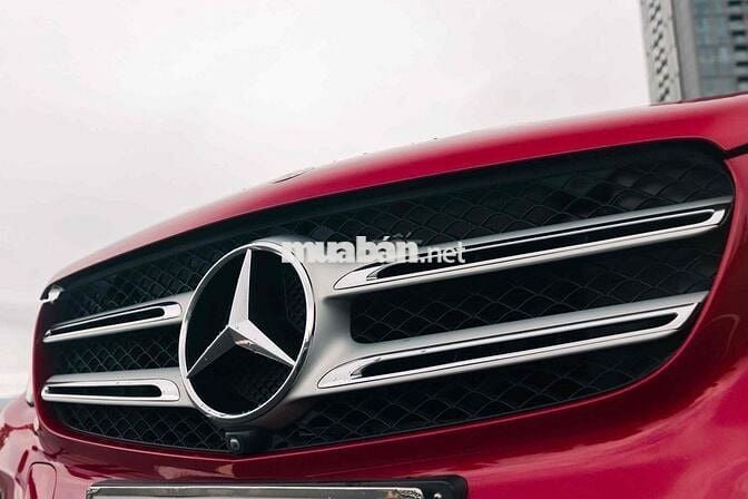Mercedes GLC300 4Matic - ĐKLĐ 2020 - Đỏ Kem