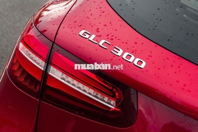 Mercedes GLC300 4Matic - ĐKLĐ 2020 - Đỏ Kem