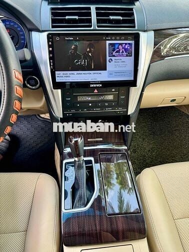 Toyota Camry Trắng 2018 2.0E 1 chu mua mới từ đầu