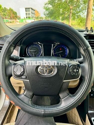 Toyota Camry Trắng 2018 2.0E 1 chu mua mới từ đầu
