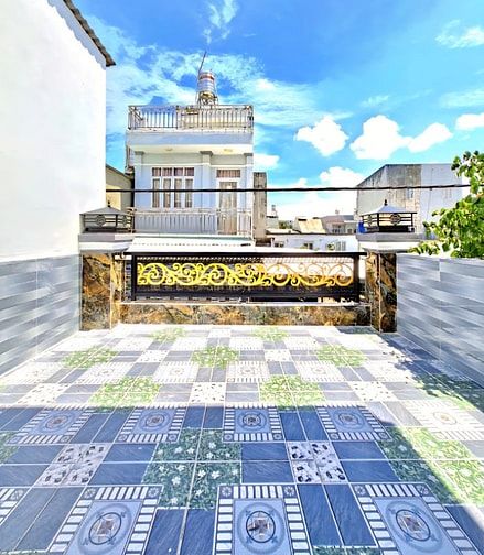 BÁN NHÀ ĐẸP - MỚI HOÀN THIỆN 1 LẦU - TIẾP GIÁP QUẬN 7