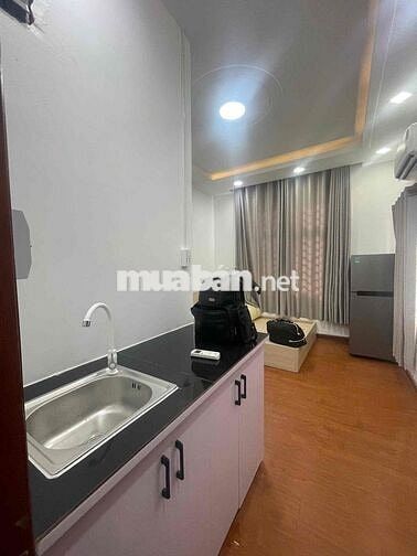 cho thuê căn hộ cửa xổ lớn thoáng mát với đầy đủ nội thất giờ giấc tự