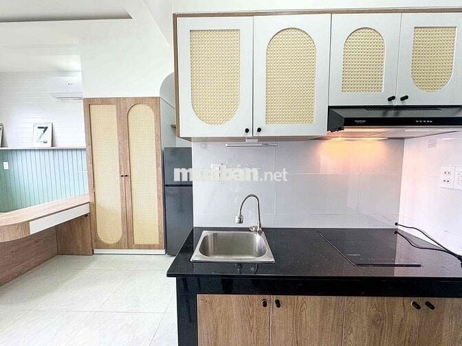 🔑🏠Cho thuê căn Stu siêu đẹp gần Văn Lang, bancol, thang máy, máy giặt