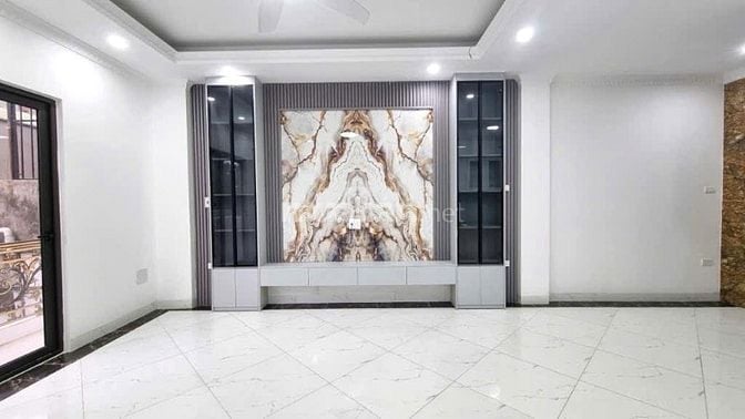 ĐỐNG ĐA - NHÀ MỚI THANG MÁY- Ô TÔ ĐỖ CỬA CHỈ HƠN 9 TỶ