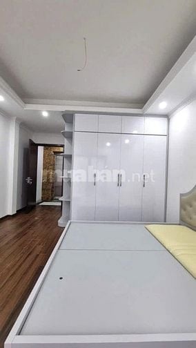 ĐỐNG ĐA - NHÀ MỚI THANG MÁY- Ô TÔ ĐỖ CỬA CHỈ HƠN 9 TỶ