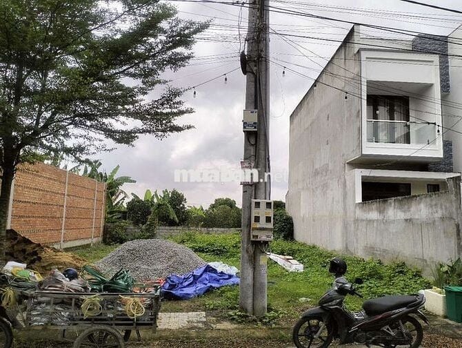 Bán đất mặt tiền full thổ cư, sổ riêng LH:***