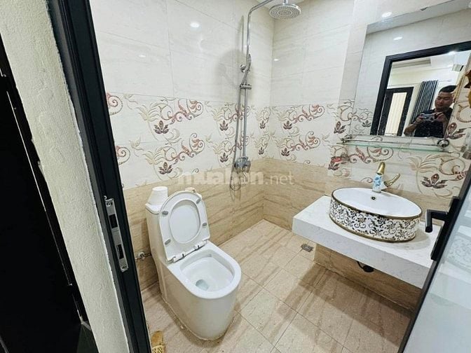 Bán Nhà Ngã Tư Sở - Đống Đa - 32m2, 6 tầng, 5PN, 40M ra Mặt Phố