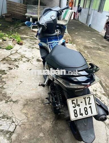 kẹt tiền bán gấp