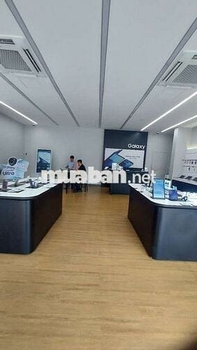 Chính chủ cho thuê nguyên căn quận 1 ngang 8m vị trí đep giá chỉ 120tr