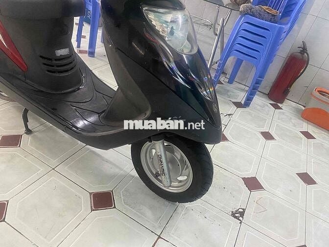 Xe Victoria đen Sơn zin đầu zin