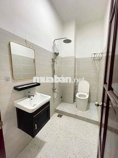 Căn Hộ Full Nội Thất Cửa Sổ Rộng Giáp Q1 Ngay Phan Văn Hân