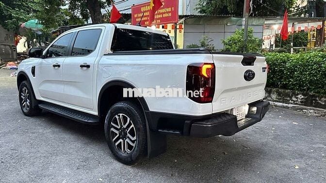 Ford Ranger 2024 Sport 4X4 AT siêu lướt 6000 km