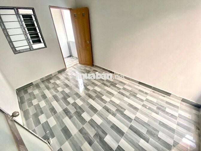 Trọ có ban công nắng trời- Máy lạnh- Thang máy
