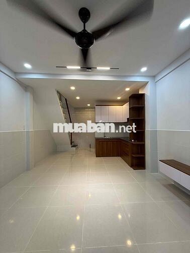 SIÊU PHẨM LK QUẬN 11 DT 4.2m x 8m 2 Tầng 4 Tỷ Nhỉn Sổ 2025