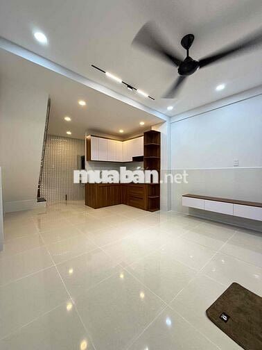 SIÊU PHẨM LK QUẬN 11 DT 4.2m x 8m 2 Tầng 4 Tỷ Nhỉn Sổ 2025