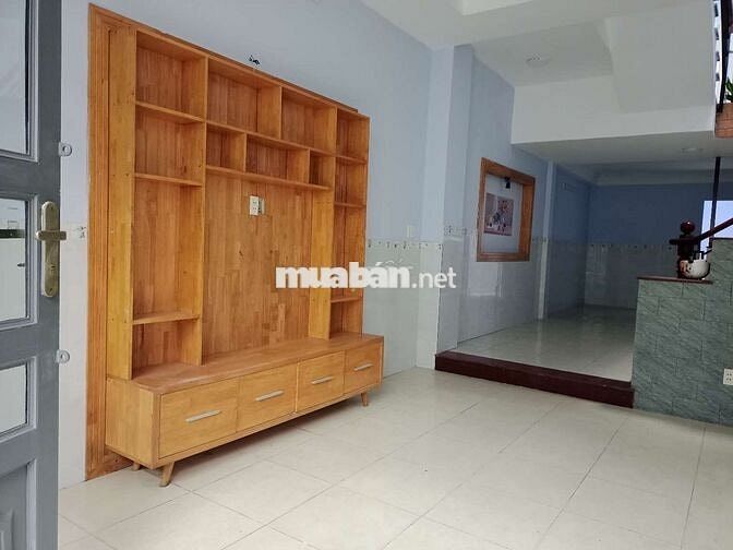 Nhà 68M2 Mới Đẹp, Xe Hơi Vào Nhà, Ngay ST Emart 2