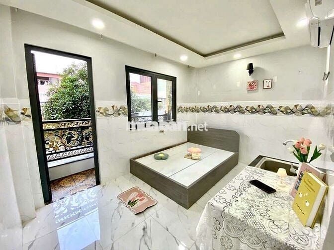 Trống phòng Ban công - sẵn nội thất gần Ngã 4 Bốn Xã