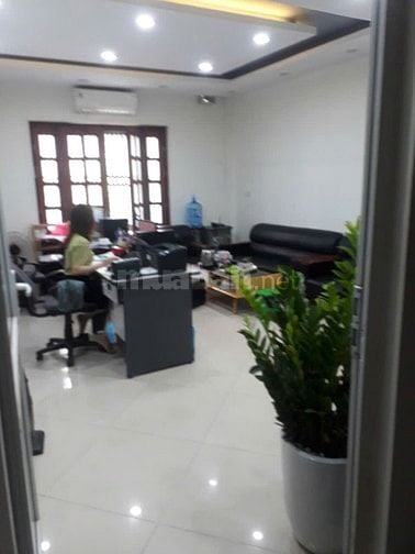 Cho thuê Văn phòng diện tích nhà 25m²/sàn 200m², tầng 2, có thang máy,