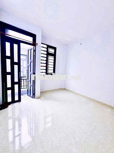 BÁN NHÀ TRỆT LẦU ĐÚC THẬT 2P 2WC, GIÁ 989TR ĐƯỜNG LÊ VĂN KHƯƠNG, Q12.