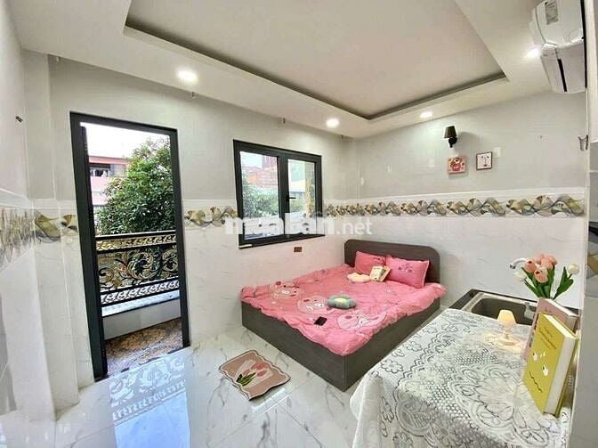 Trống phòng Ban công - sẵn nội thất gần Ngã 4 Bốn Xã