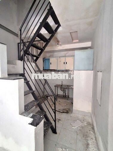 Nhà cho thuê Gò Xoài (2PN 2WC) nhà đang sơn mới, giá thuê 7.5 TRIỆU