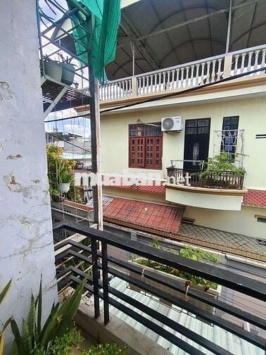 Bán nhà MT đường số 20 Ngay Gigamall HBC Thủ Đức Giá 5 Tỷ 6 , SHR Đẹp