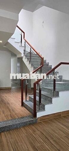 Bùi Thiện Ngộ, nhà 3 tầng gần cầu Nguyễn Tri Phương