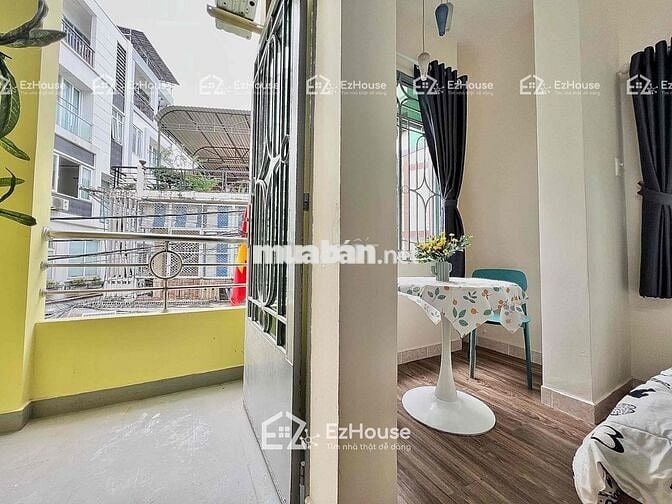Căn hộ tách bếp, ban công full nội thất có máy giặt riêng