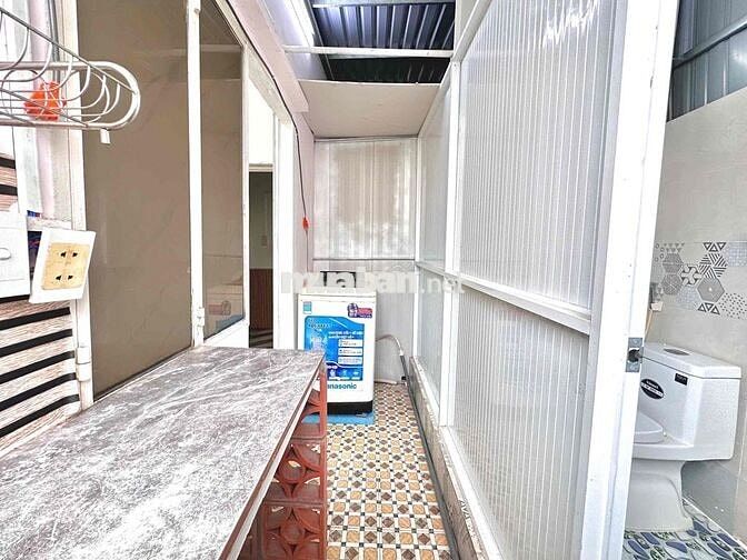 Cho thuê gấp căn hộ tách bếp mặt tiền bùi đình Tuý liên hệ ngay 039833